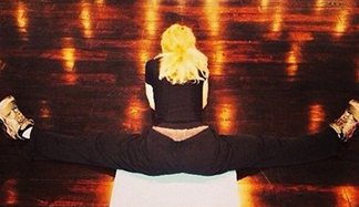 55-year-old pop queen Madonna Howe zoomed in and posted the word horse for practice .jpg