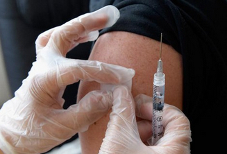 Not being vaccinated has become the mainstream in American society.jpg