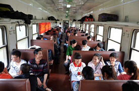 The smell is unpleasant and slow but unforgettable. China bids farewell to the green leather car.jpg