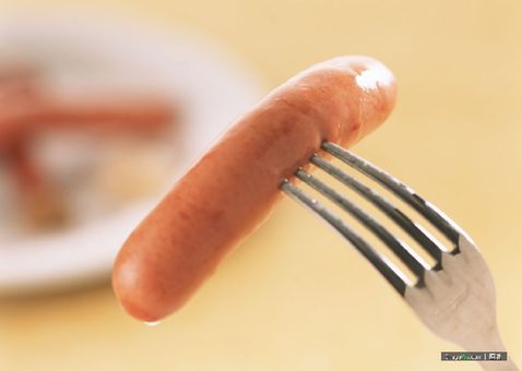 Healthy living: A sausage a day is easy to cause cancer.jpg