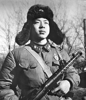 Serving the people and learning from Comrade Lei Feng.jpg
