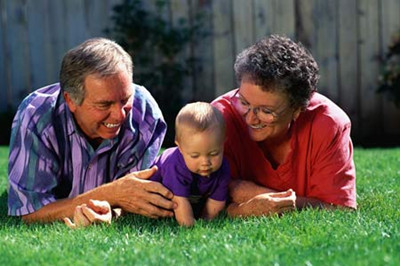 American grandparents become "Sun Slaves": Give money and contribute.jpg