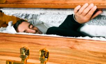 The most joyous funeral in the world: Egyptian man came back to life.jpg