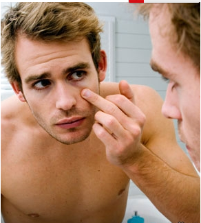 More and more men are receiving injections and plastic surgery.jpg