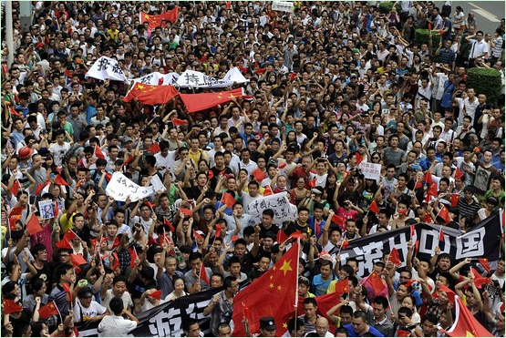Chinese netizens have mixed opinions on anti-Japanese demonstrations.jpg