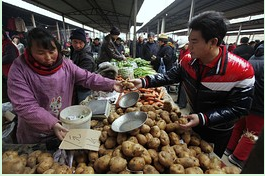 What does China's economic slowdown mean to foreign companies?.jpg