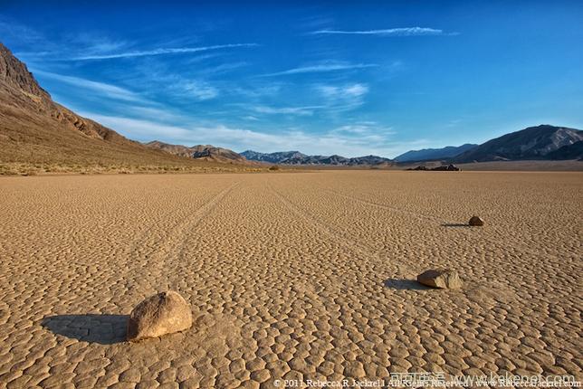 An unsolved mystery: The stone that moves on the bed of the salt lake.jpg