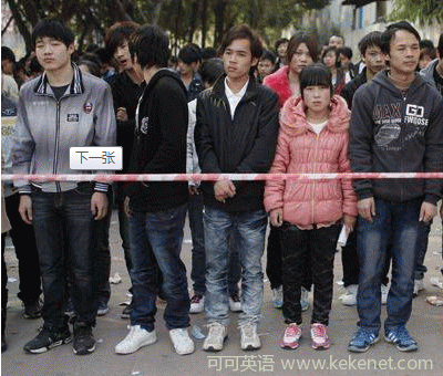 时事新闻:富士康五千工人打斗太原工厂停产.jpg