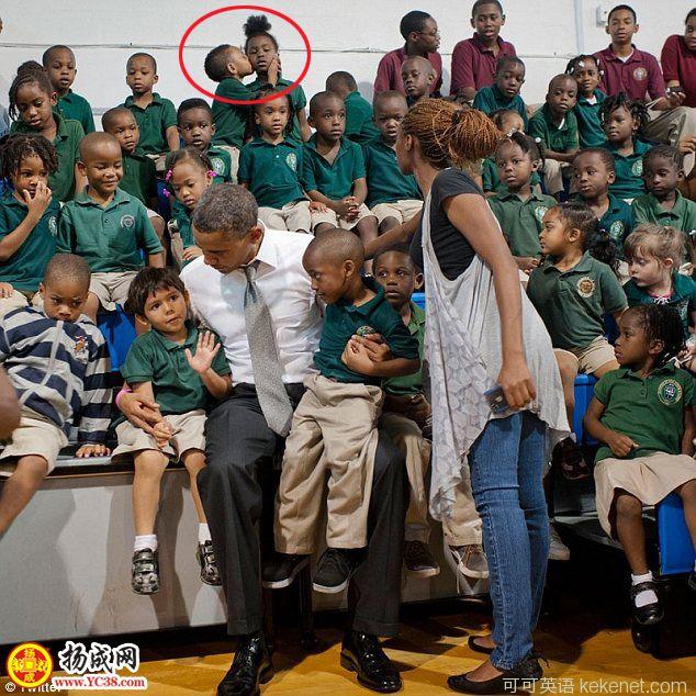 小男孩强吻女同学 奥巴马被抢镜--奥巴马|被抢