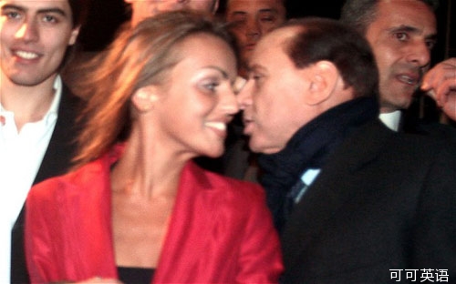 Former Italian Prime Minister Lao Bei announced his engagement with his 27-year-old girlfriend.jpg