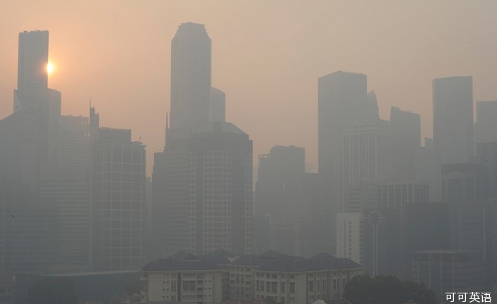 新加坡遭遇史上最严重雾霾天气--双语|新加坡|雾