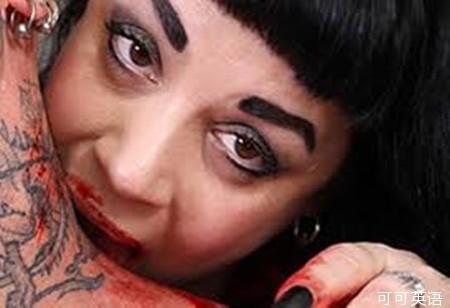 美国吸血女食人血30年:称吸血后感觉有活力更