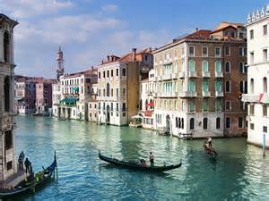 世界著名景点介绍:浪漫水都:威尼斯(中英双语)