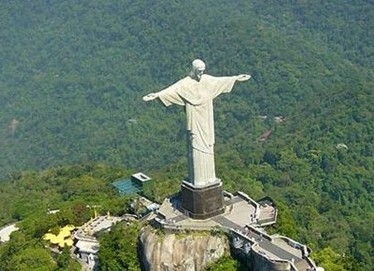 The sorrowful landmark Rio Christ statue was damaged by lightning again.jpg