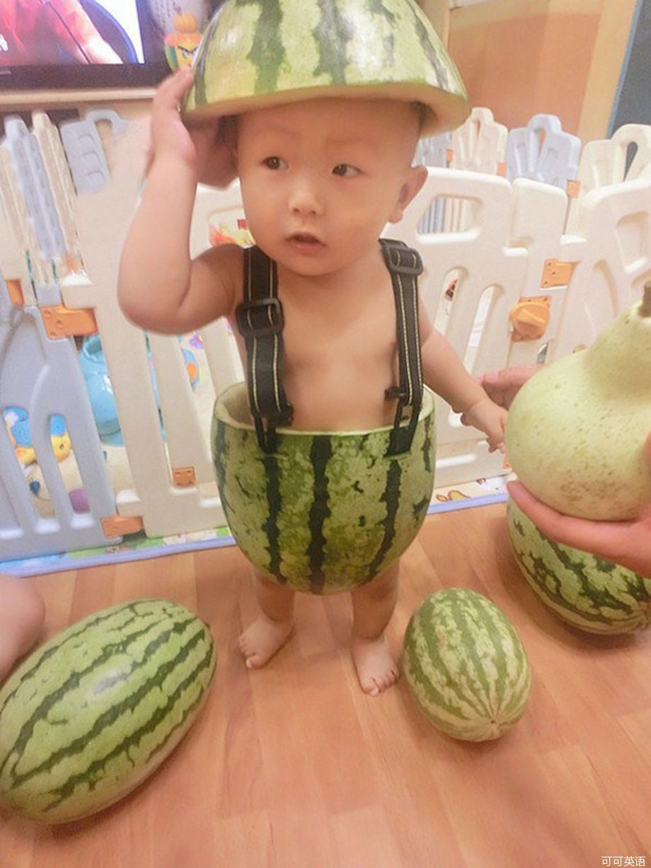 The little boy’s watermelon panties make the summer no longer hot.jpg