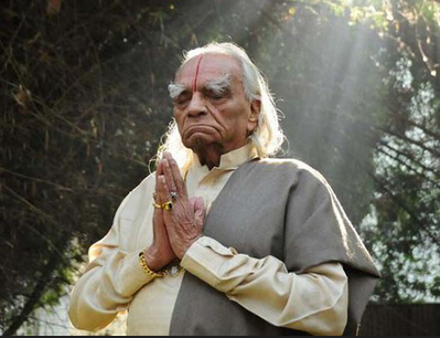 The death of yoga master Iyengar introduced yoga to the West.jpg