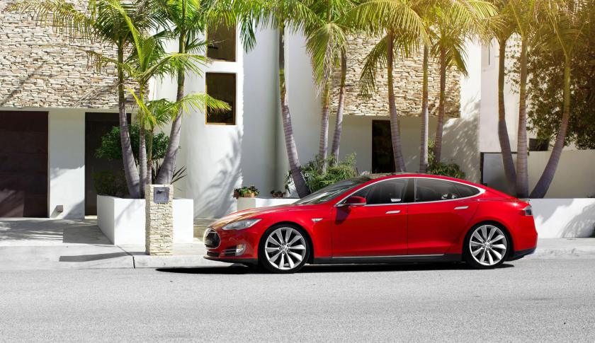 Tesla's driving technology upgrade will automatically avoid potholes.jpg