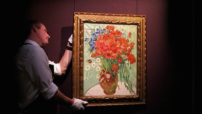 Van Gogh's still life paintings are expected to sell for US$50 million.jpg