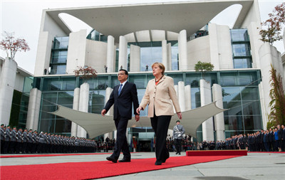 China and Germany signed a cooperation and investment agreement worth 2 billion euros.jpg