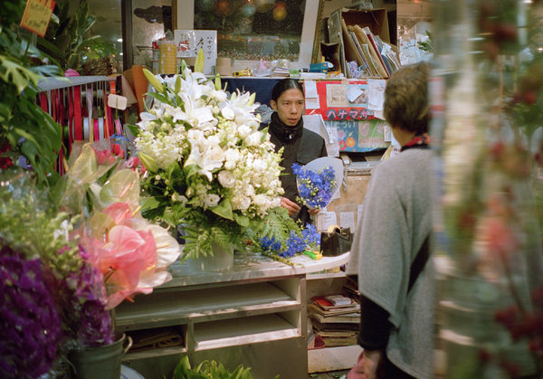 Abenomics is beginning to take effect, but ordinary Japanese people are not happy .jpg