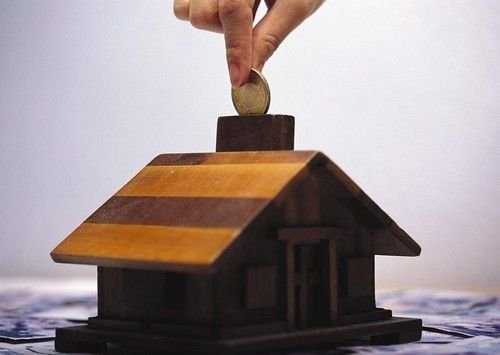 Forced to return the keys of the house to the bank and bid farewell to the mortgage .jpg