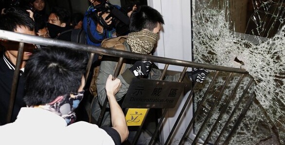 "Occupy Central" leaders condemned the attack on the Legislative Council.jpg