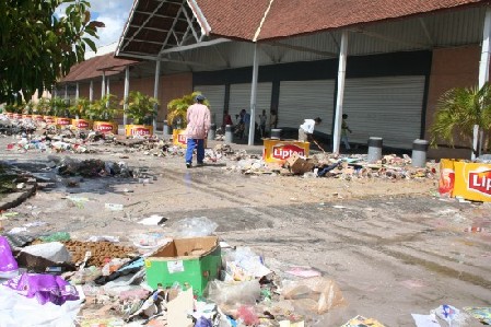 Malagasy processors ransacked a Chinese sugar factory.jpg