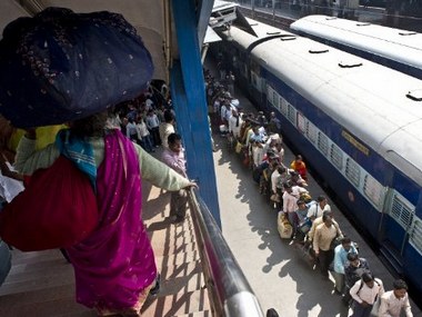 The first batch of Indian railway officials began to receive training in China.jpg