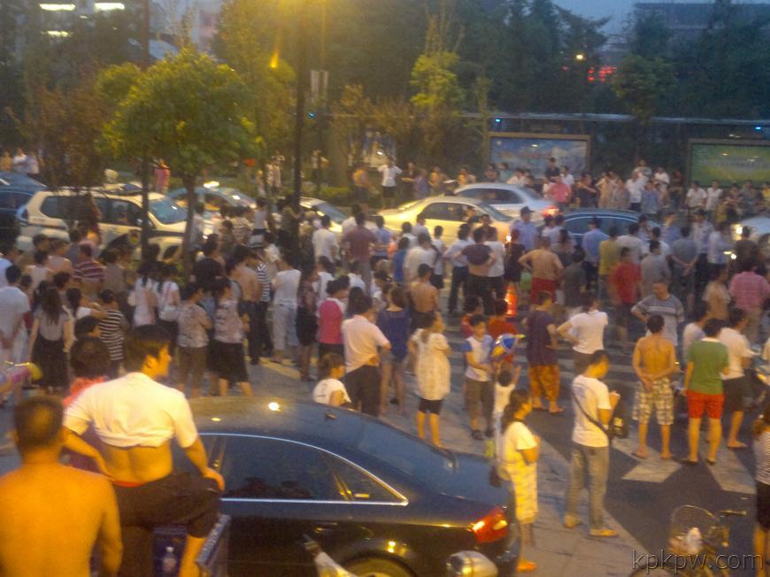 Chinese taxi drivers strike one after another.jpg