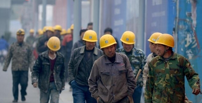The population time bomb is operating, and the number of Chinese workers has dropped.jpg