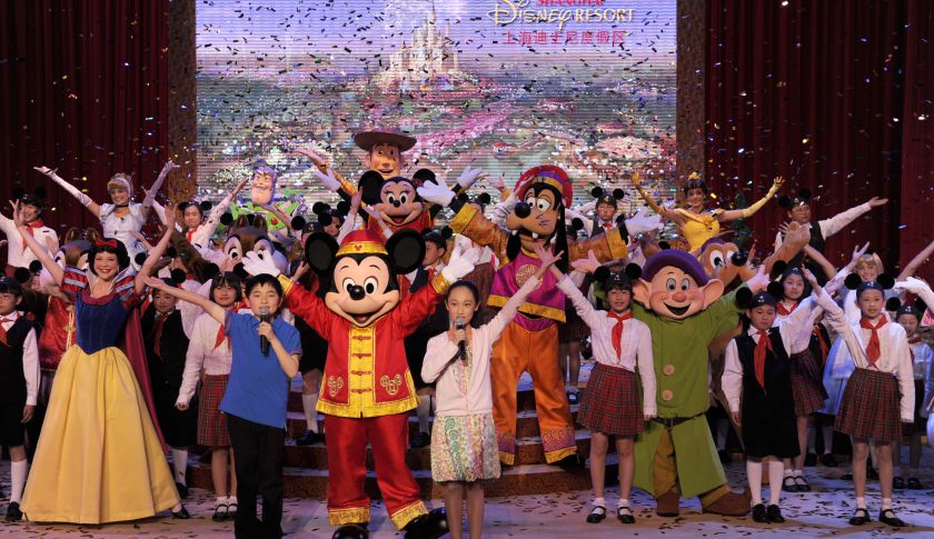 The opening of Shanghai Disneyland has been extended to 2016.jpg