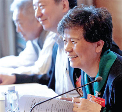 The Beijing slogans and banners are seriously out of touch, making people laugh and cry.jpg