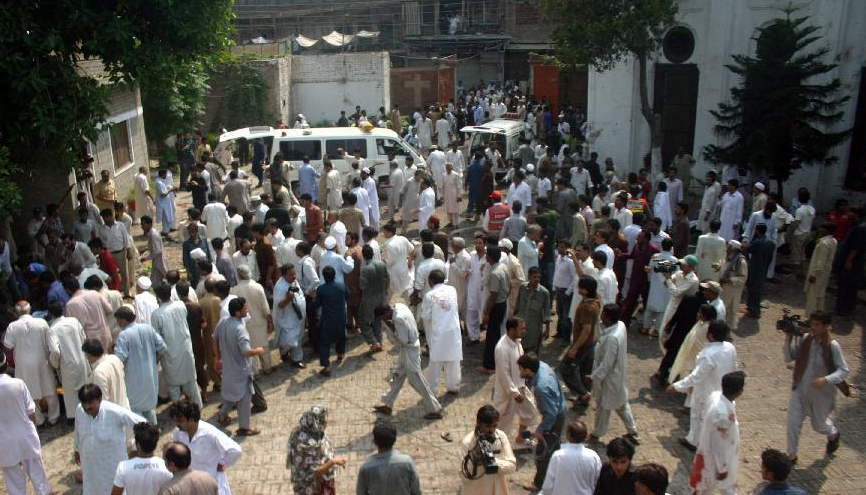 巴基斯坦教堂发生连环爆炸,死14伤78(上)_时事