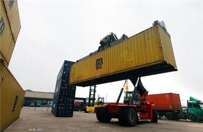 China’s manufacturing sector continued to shrink in March .jpg