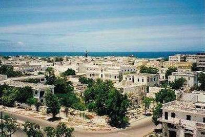 VOA常速英语(翻译+字幕+讲解):索马里首都治