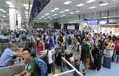 China limits the frequency of Shenzhen residents to Hong Kong.jpg