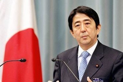 美国不应无条件支持安倍.jpg