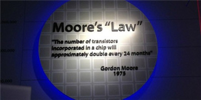 How Moore’s Law Predicted the Future of Computers.jpg