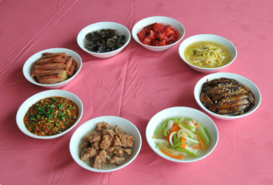 鹤庆-八大碗 Eight Dishes for the Eight Immortals