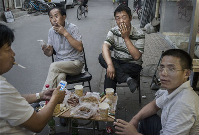 Beijing once again announced a ban on smoking in public places. The implementation effect is questionable.jpg
