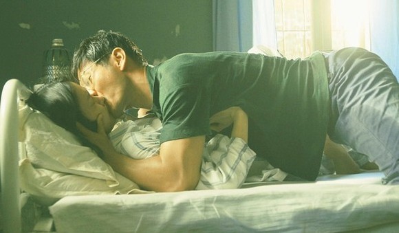The survey shows that over 60% of Chinese teenagers accept premarital sex.jpg