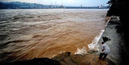 Official warning! The risk of flooding in the Yangtze River continues to escalate! .jpg