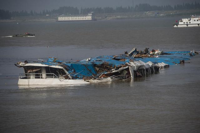 The hull of the'Oriental Star' was completely straightened and the number of victims rose to 97.jpg