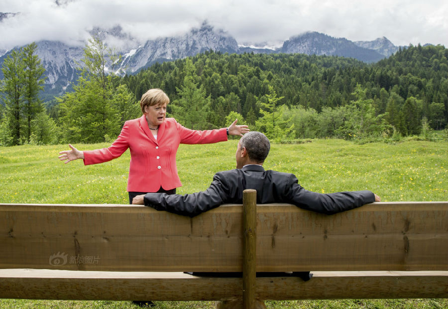 The group photo of Merkel and Obama became popular. It looks like a picture of "The Sound of Music".jpg
