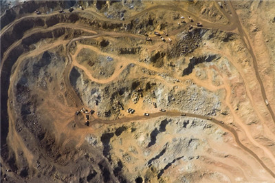 The soil around the lead-zinc mine in Yunnan is heavily polluted by heavy metals.jpg