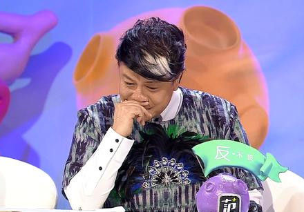 Cai Kangyong talks about coming out of the closet, tears running, watching the history of celebrities' bitter coming out.jpg