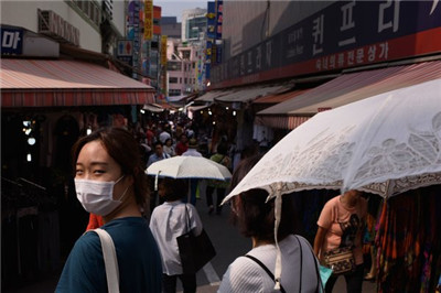 MERS hits South Korea's economy. The retail industry has suffered a heavy setback.jpg