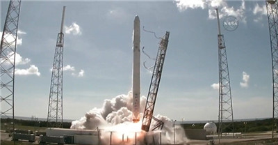 SpaceX火箭发射失败爆炸解体 SpaceX Rocket Disintegrates After Launching.jpg