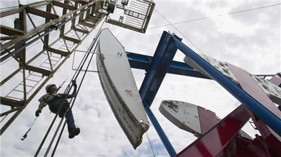 U.S. oil and gas companies’ share financing has slowed sharply.jpg