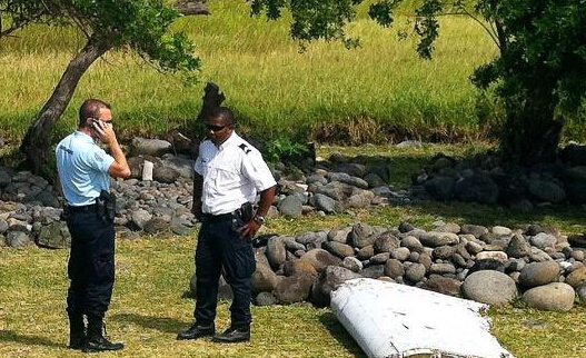 Suspected wreckage of Malaysia Airlines 370 passenger plane found on French Reunion Island.jpg